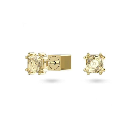 Stilla Stud Earrings
